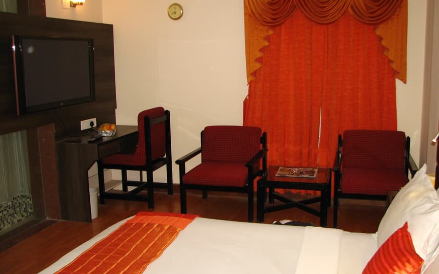 Executive Deluxe Room Setup